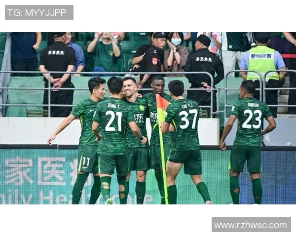 北京国安与上海东亚激战正酣谁将赢得这场中超巅峰对决 北京国安与上海东亚激战正酣谁将赢得这场中超巅峰对决